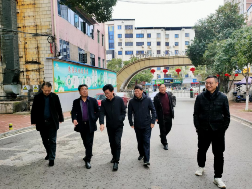 校領(lǐng)導(dǎo)帶隊開展新學期教育教學督導(dǎo)檢查