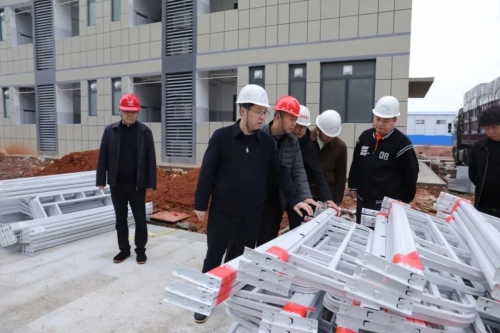 黨委書記李來(lái)清深入一線調(diào)度工程建設(shè)