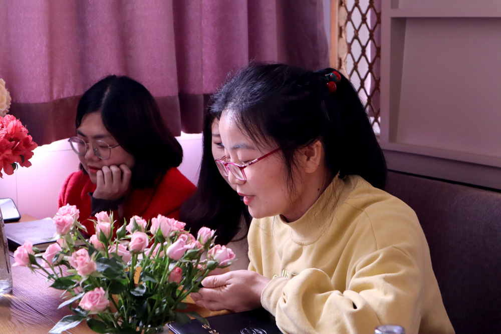 漫談春天，擁抱美好——學(xué)前教育學(xué)院舉行第一期讀書分享會