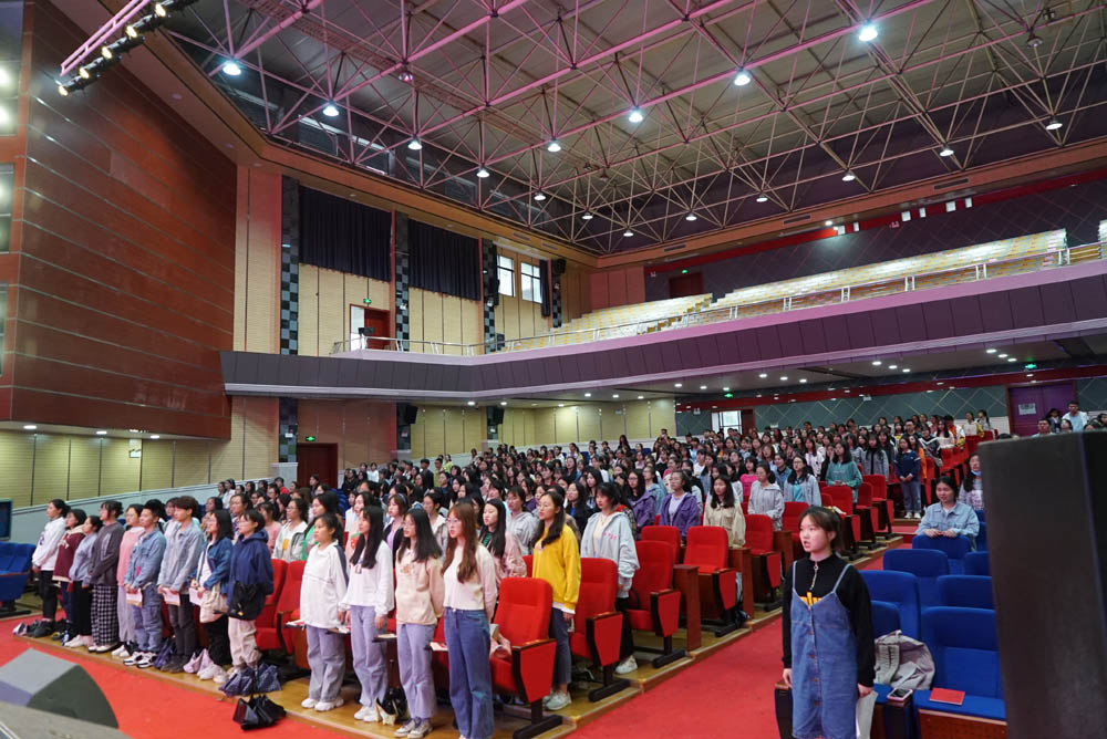 衡陽(yáng)幼高專舉行2021年度業(yè)余黨校第一期培訓(xùn)班開班典禮暨首場(chǎng)培訓(xùn)課