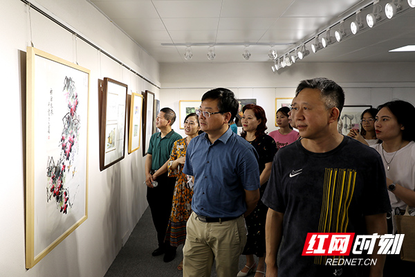 【紅網(wǎng)】“藝心向黨，逐夢向上” 衡陽幼高專舉辦美術(shù)作品展