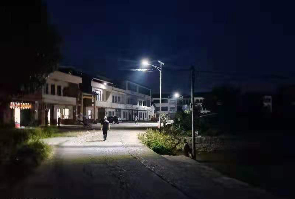 路燈亮了，村民的心里也敞亮了 ——衡陽幼高專持續(xù)推進黨史學(xué)習(xí)教育“為民辦實事”活動側(cè)記
