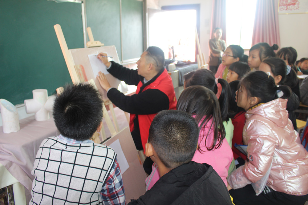衡陽幼高專附屬藝術(shù)中專開展結(jié)對幫扶支教活動