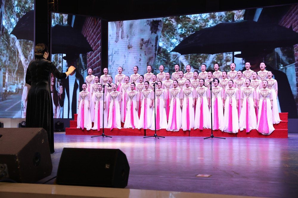 衡陽(yáng)幼高專舉行“新時(shí)代 新征程 新?lián)?dāng)”2022年元旦文藝匯演