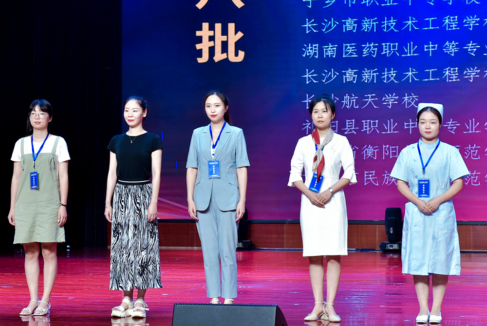 披荊斬棘不畏難，乘風(fēng)破浪辟新局：2021年師生競賽復(fù)盤