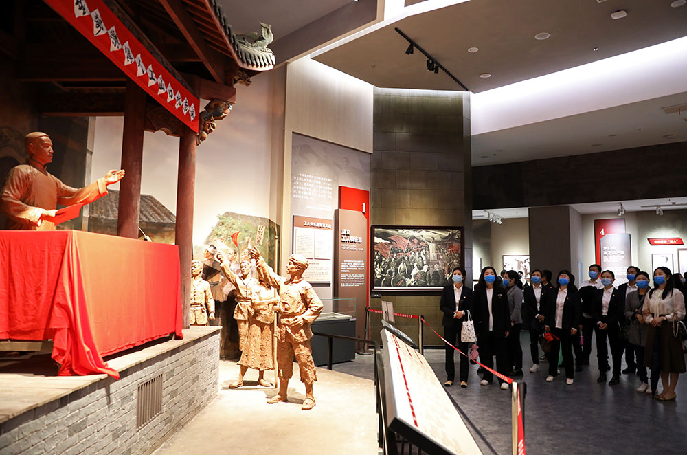 我校機關(guān)第一黨支部赴常寧市水口山工人運動紀(jì)念館開展主題黨日活動