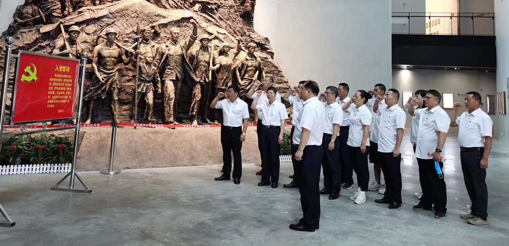 我校機關(guān)第二黨支部赴常寧市水口山工人運動紀(jì)念館開展主題黨日活動