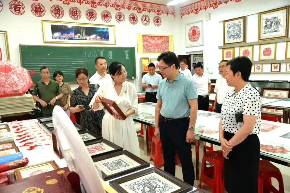李來清率隊(duì)赴湖南一師、銅仁幼?？疾鞂W(xué)習(xí)